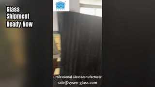 Il magazzino della vetreria si sta preparando per la spedizione